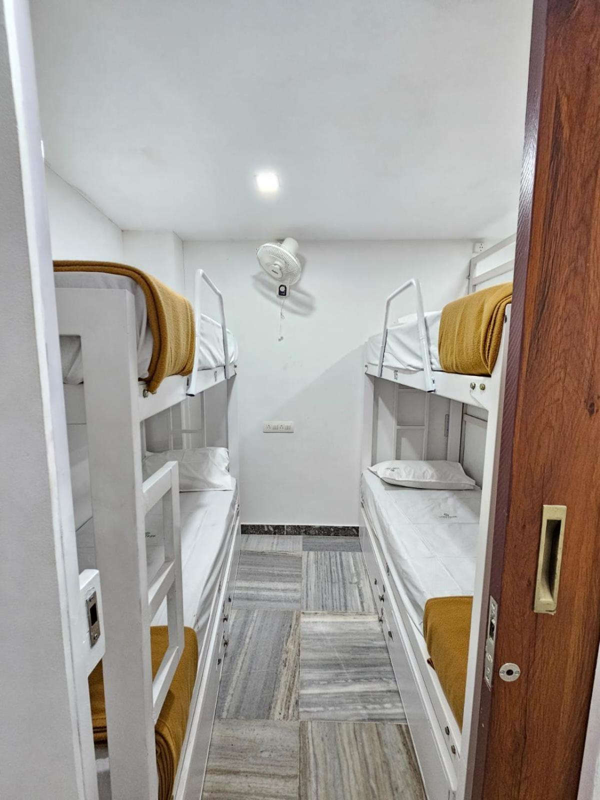 Lowfare Dormitory Kóžikkót Exteriér fotografie