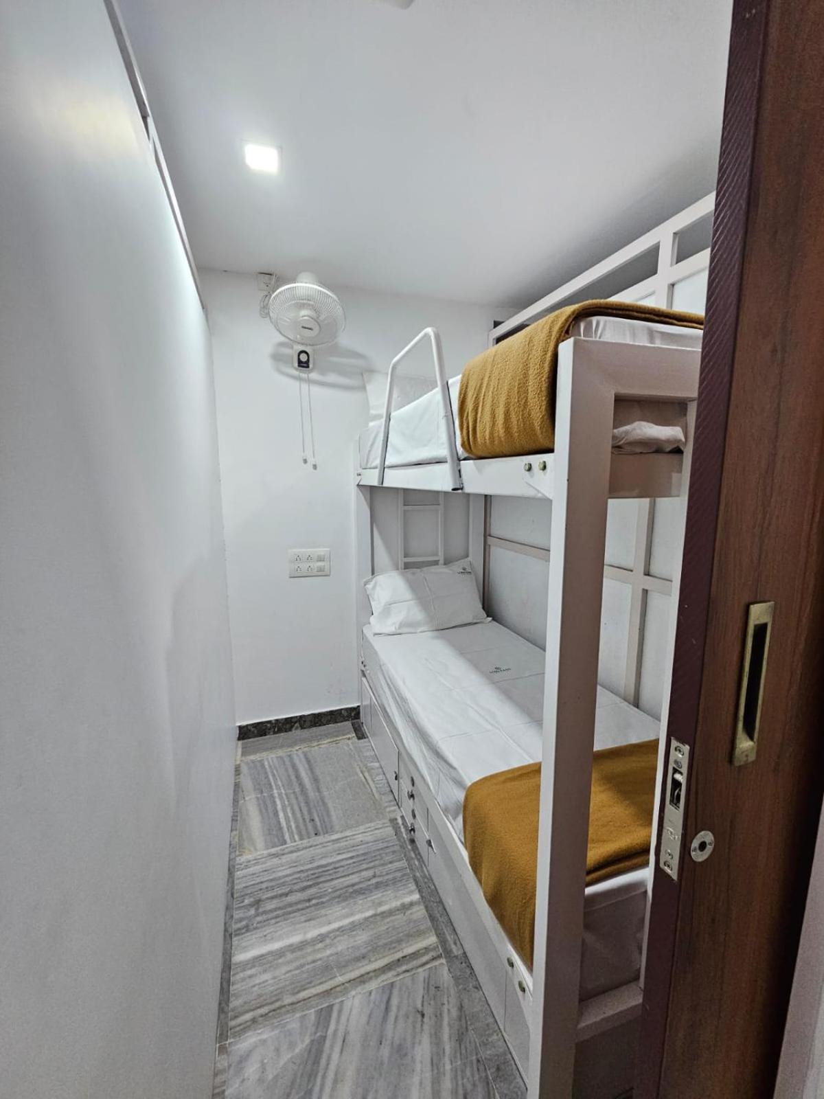 Lowfare Dormitory Kóžikkót Exteriér fotografie